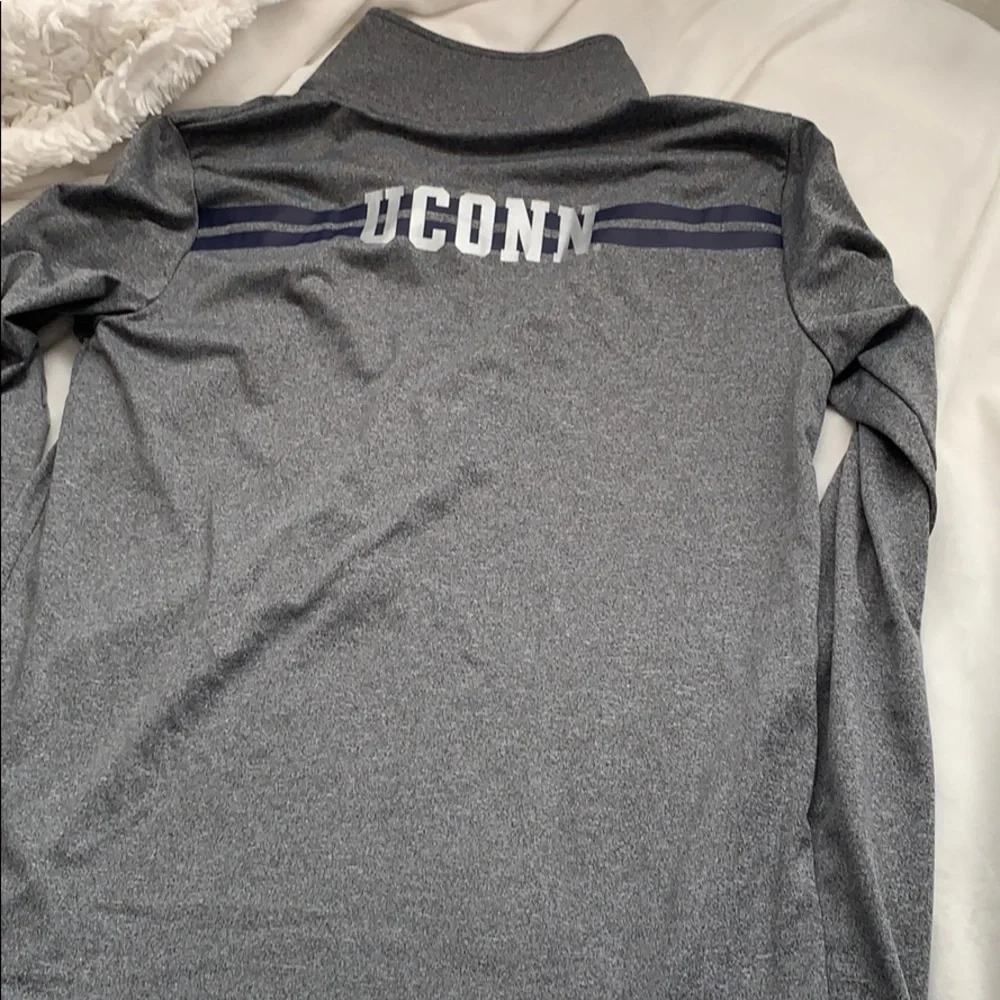 Victoria’s Secret workout shirt - Picture 5 of 7